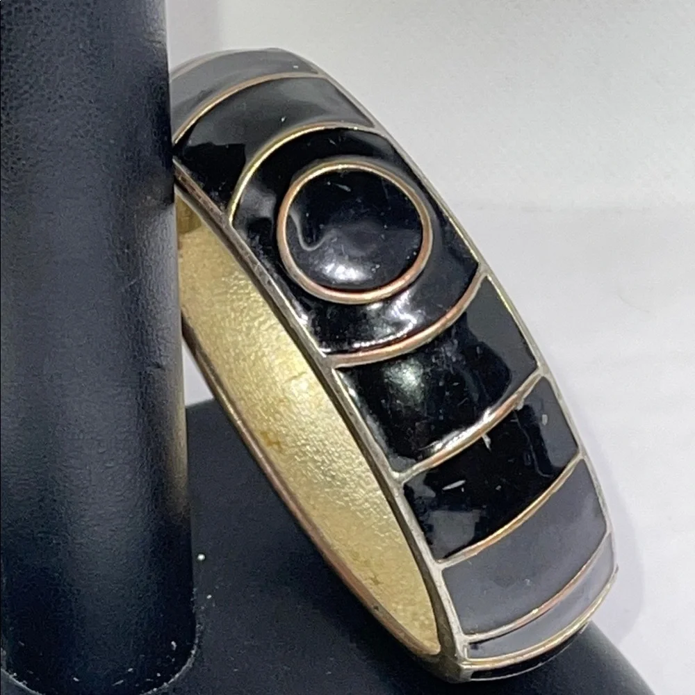 Vintage art deco style Elegant Black and Gold clamper Bracelet